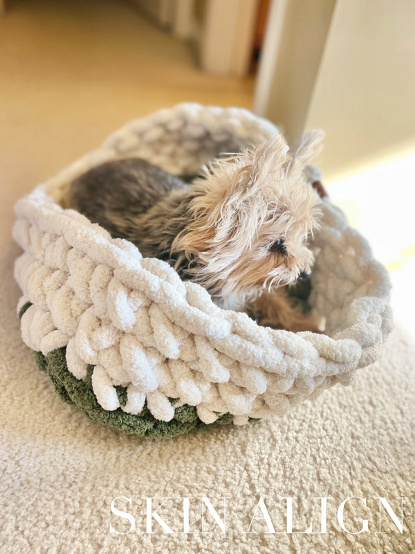 Plush pet bed